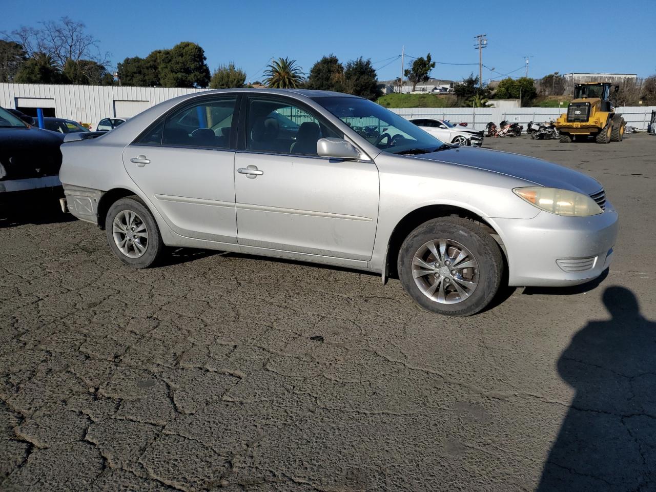 2005 Toyota Camry VIN 4T1BF30K95U092621 Copart auction photo, all over damage thumbnail 4