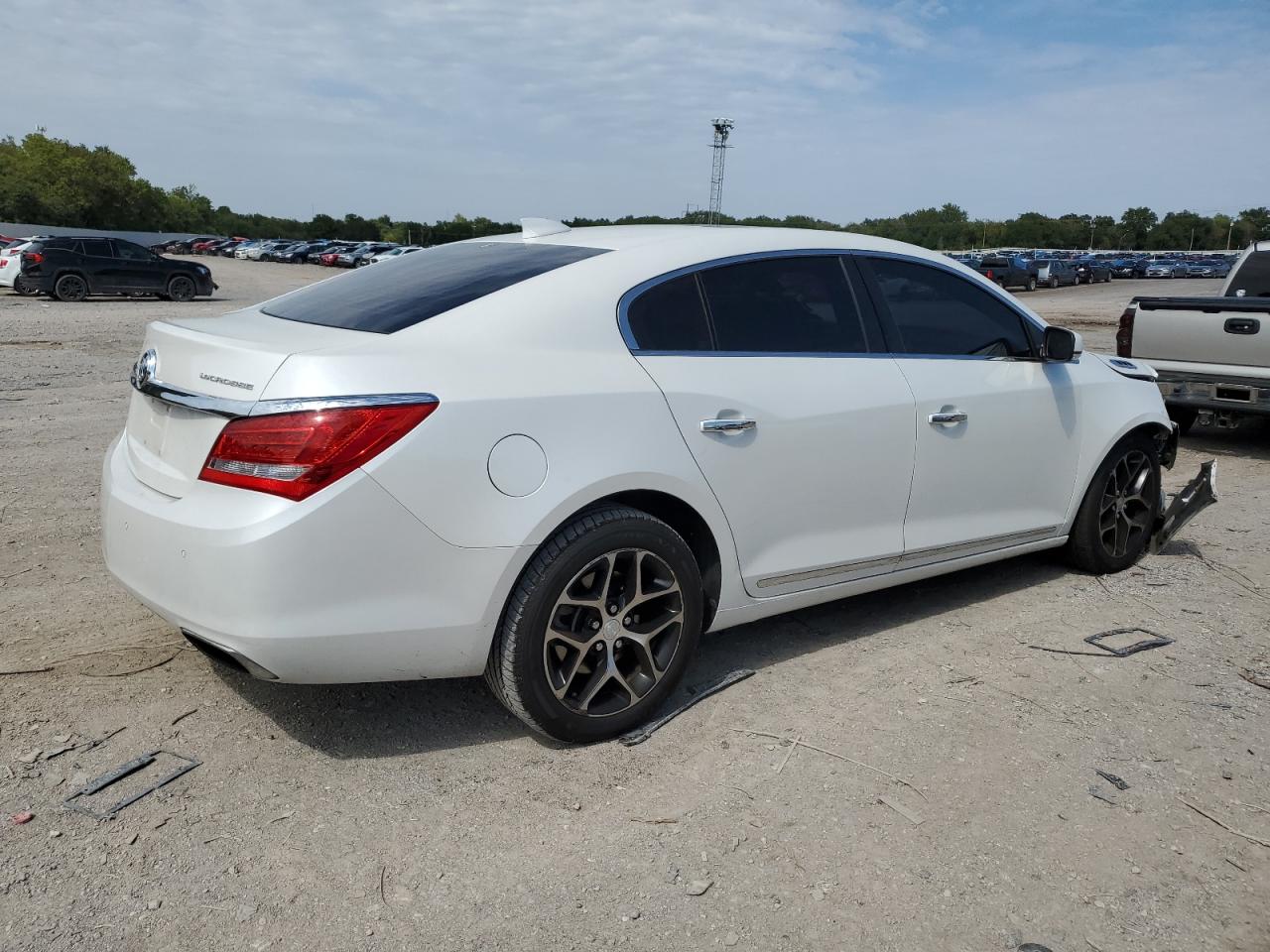 2016 Buick LaCrosse VIN 1G4G45G33GF271055 Copart auction photo, front end / minor dent/scratches damage thumbnail 3