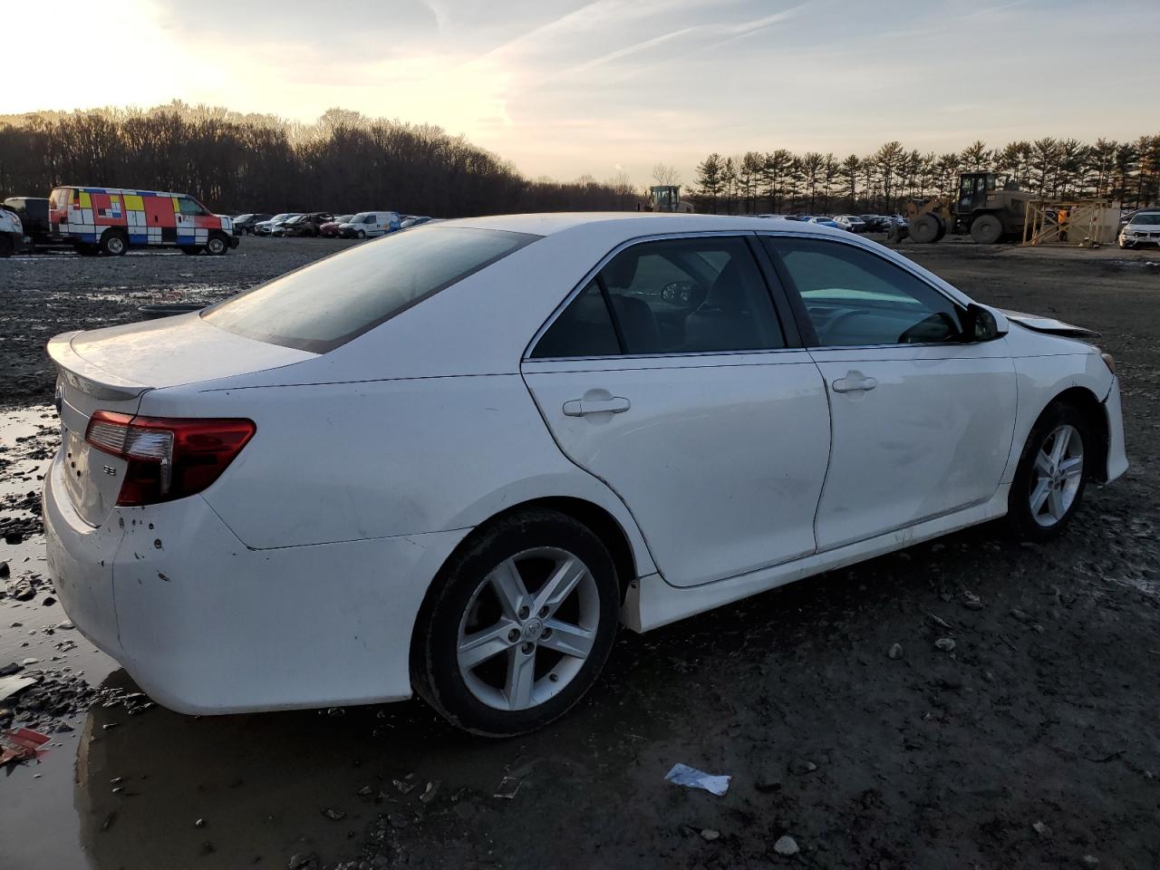 2014 Toyota Camry VIN 4T1BF1FK9EU355590 Copart auction photo, front end damage thumbnail 3