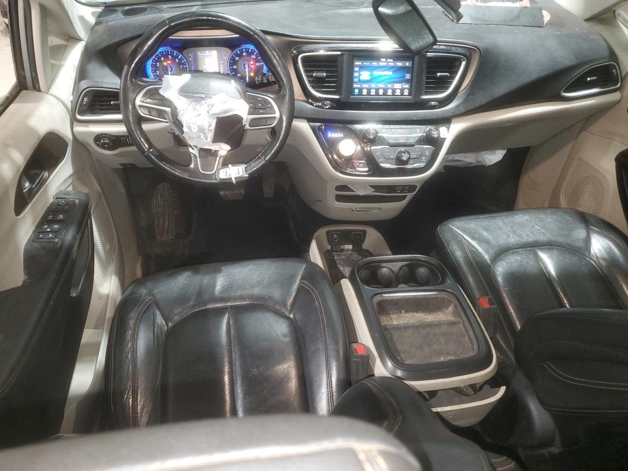 2019 Chrysler Pacifica VIN 2C4RC1BG7KR554787 Copart auction photo, front end damage thumbnail 8