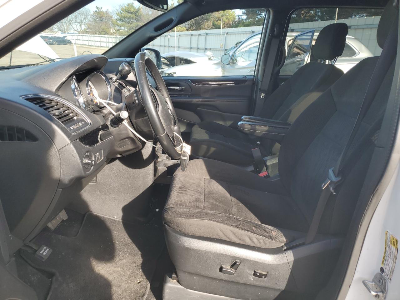 2020 Dodge Caravan VIN 2C4RDGBGXLR175560 Copart auction photo, front end damage thumbnail 7