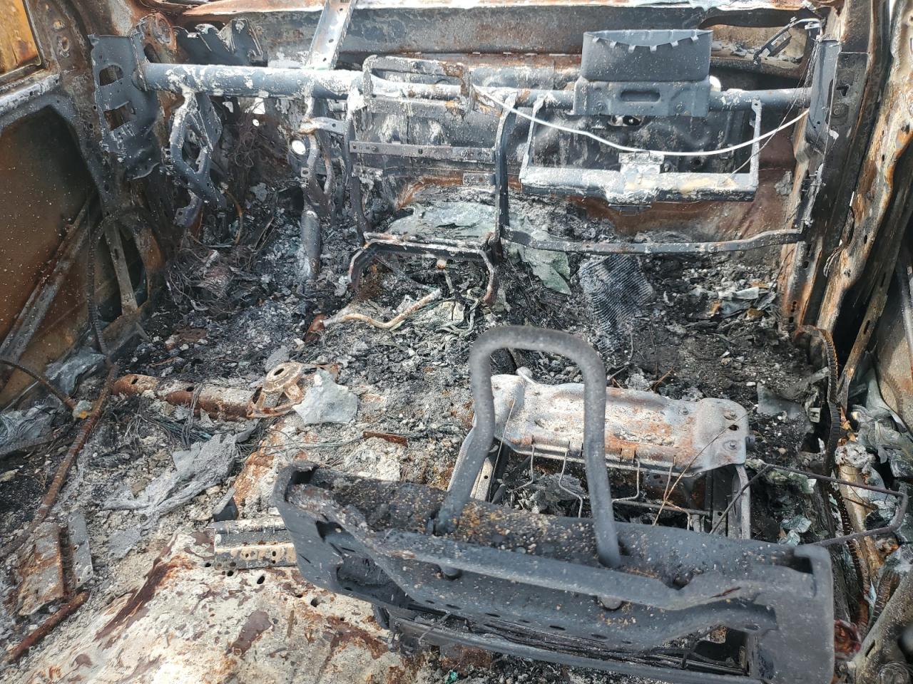 2016 RAM 1500 VIN 3C6RR7LT7GG265958 Copart auction photo, burn damage thumbnail 8