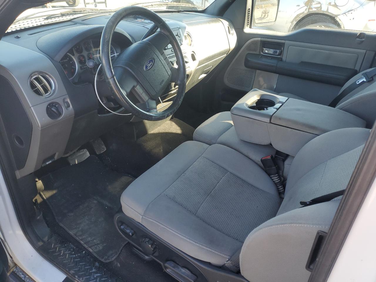 2004 Ford F-150 VIN 1FTPX14564NC35842 Copart auction photo, front end / rear end damage thumbnail 8