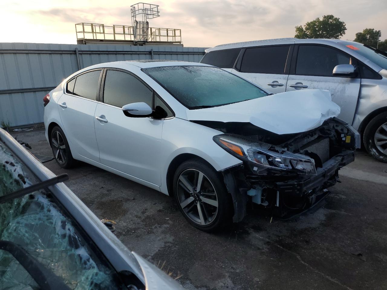 2018 KIA Forte VIN 3KPFN4A81JE225379 Copart auction photo, all over damage thumbnail 4