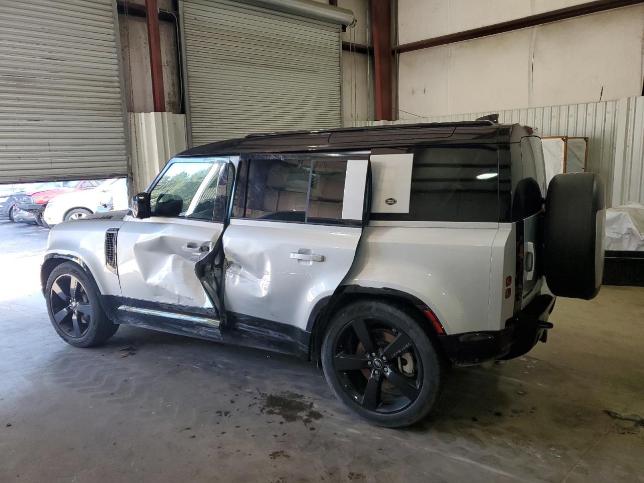 2024 Land Rover Defender VIN SALE2EEU1R2263021 Copart auction photo, side / minor dent/scratches damage thumbnail 2
