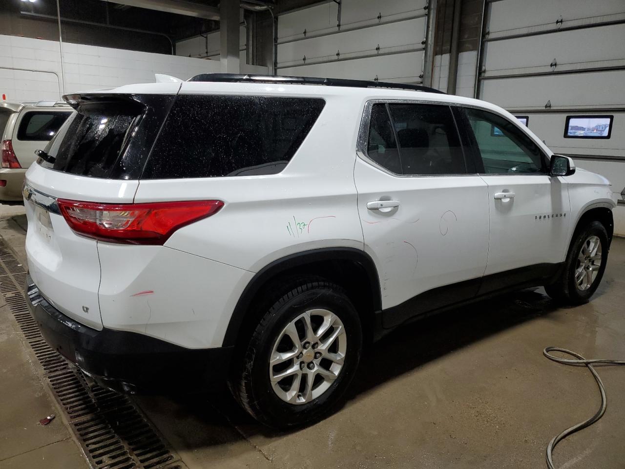 2020 Chevrolet Traverse VIN 1GNERHKW1LJ220510 Copart auction photo, front end / side damage thumbnail 3