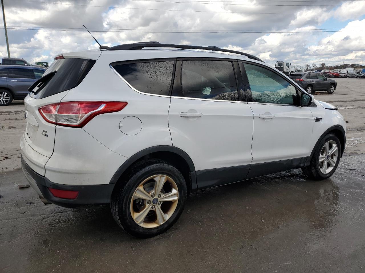 2015 Ford Escape VIN 1FMCU9GX8FUC28625 Copart auction photo, front end damage thumbnail 3