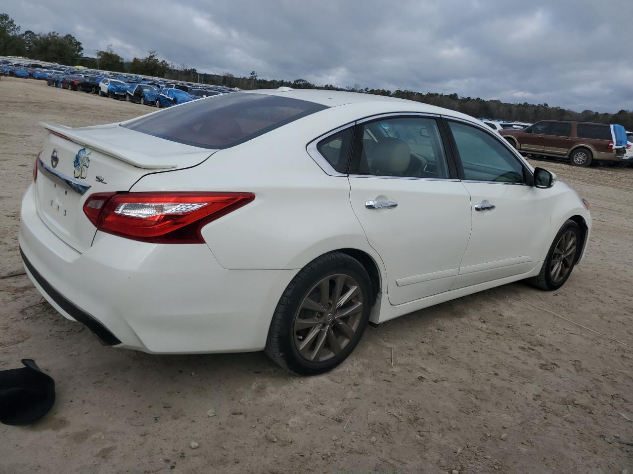 2016 Nissan Altima VIN 1N4AL3AP5GC131531 Copart auction photo, front end damage thumbnail 3