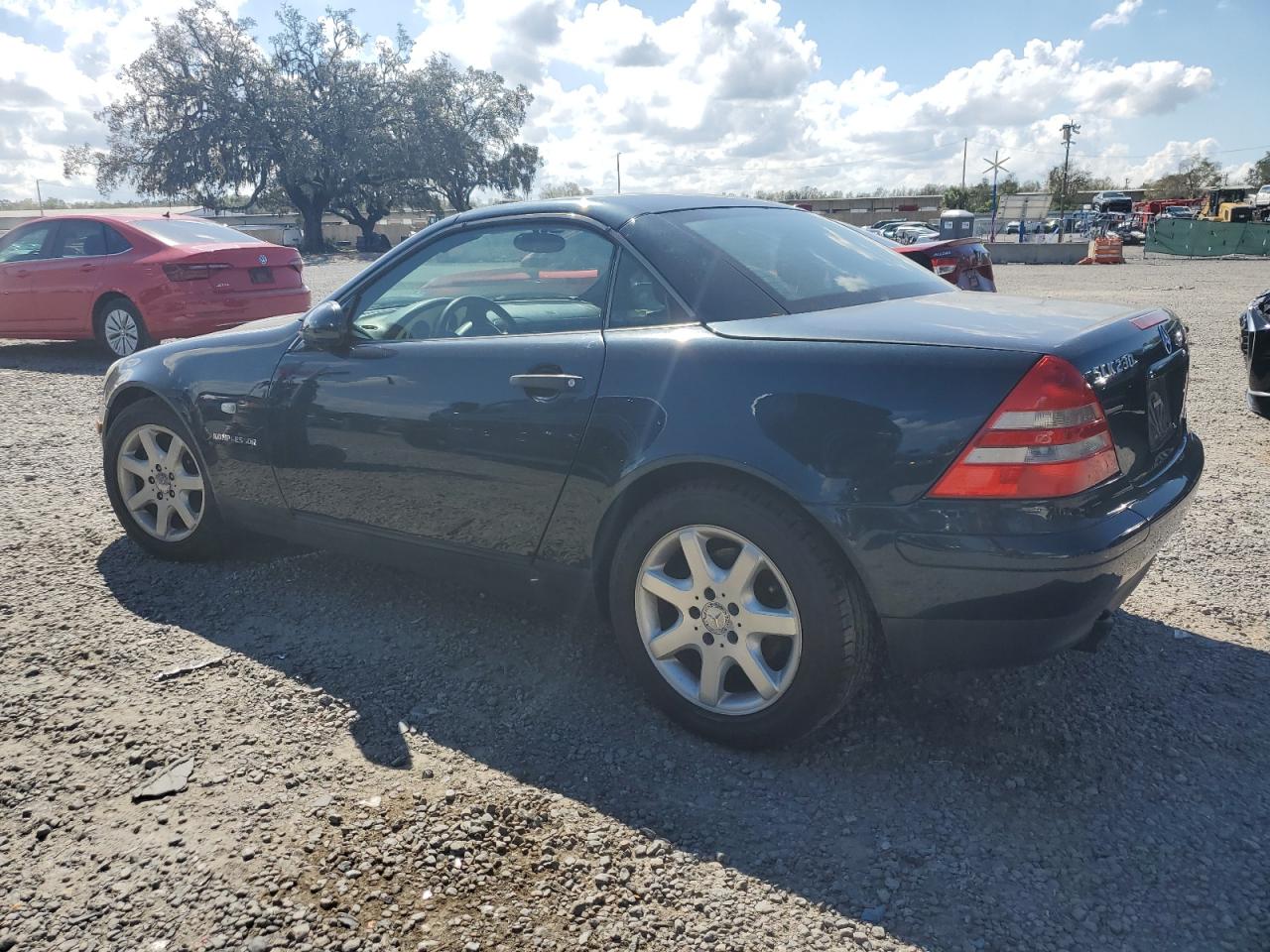 1998 Mercedes-Benz SLK-klasse VIN WDBKK47F9WF019235 Copart auction photo, water/flood damage thumbnail 2