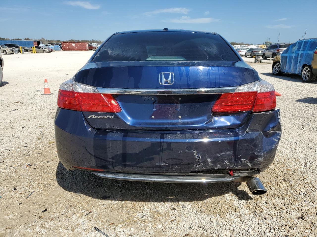 2015 Honda Accord VIN 1HGCR2F80FA067715 Copart auction photo, front end / rear end damage thumbnail 6