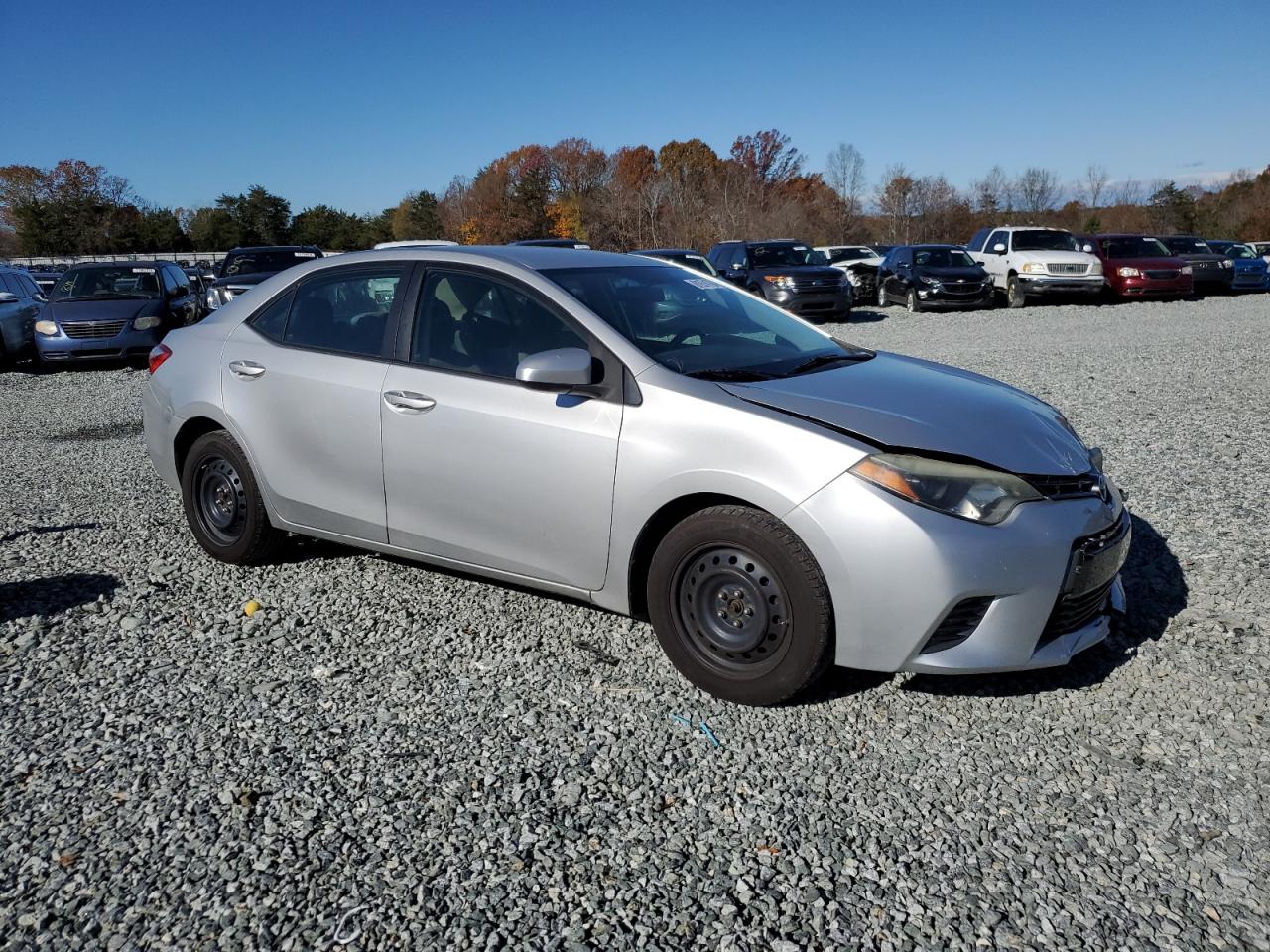 2015 Toyota Corolla VIN 5YFBURHE6FP267806 Copart auction photo, front end damage thumbnail 4