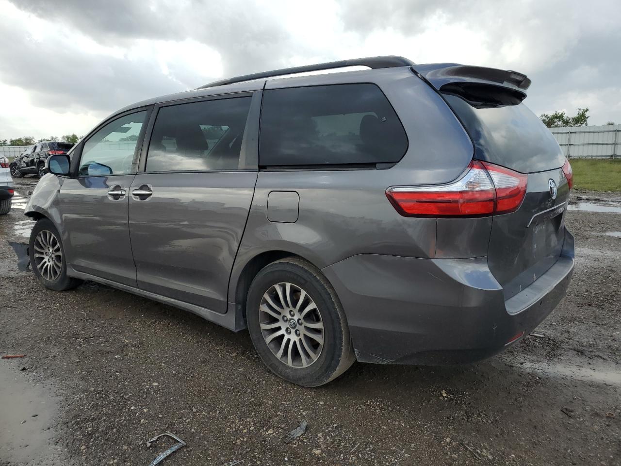 2019 Toyota Sienna VIN 5TDYZ3DC4KS020816 Copart auction photo, front end / minor dent/scratches damage thumbnail 2