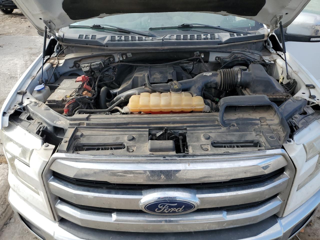 2016 Ford F-150 VIN 1FTEW1EPXGKF46271 Copart auction photo, rear end / minor dent/scratches damage thumbnail 11