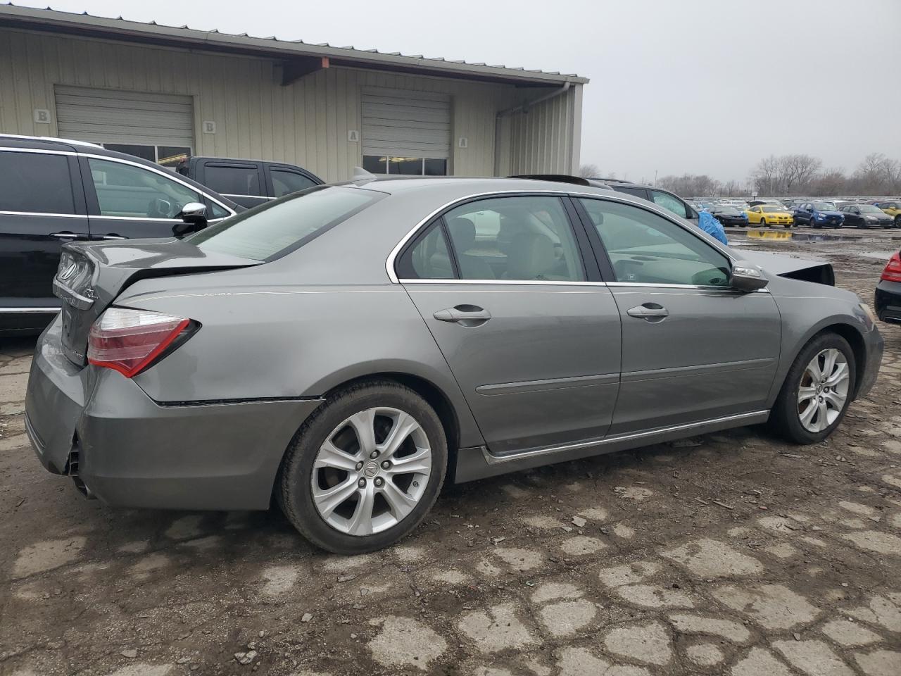 2010 Acura RL VIN JH4KB2F61AC000517 Copart auction photo, front end / rear end damage thumbnail 3