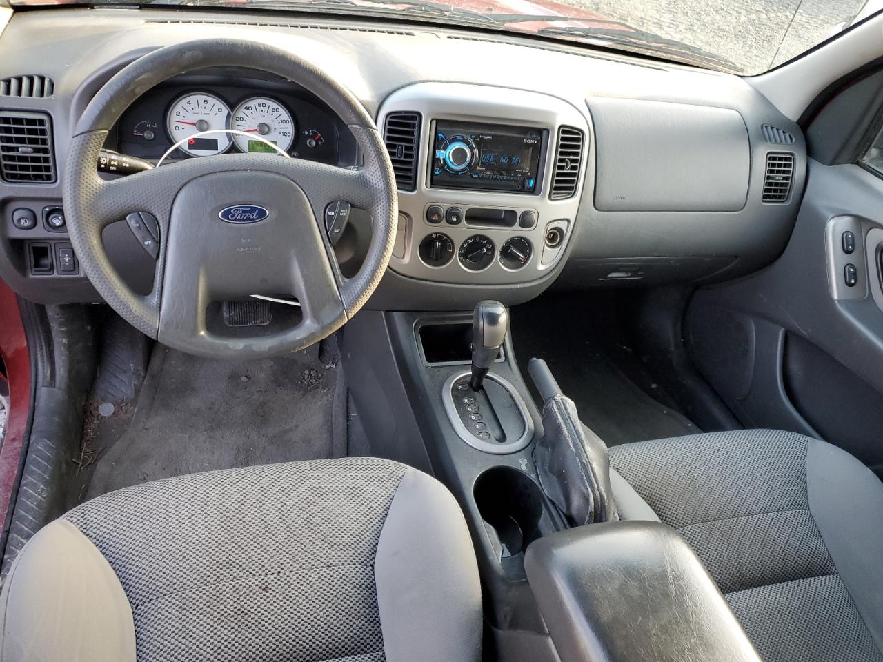 2005 Ford Escape VIN 1FMCU93135KA42504 Copart auction photo, front end / undercarriage damage thumbnail 8
