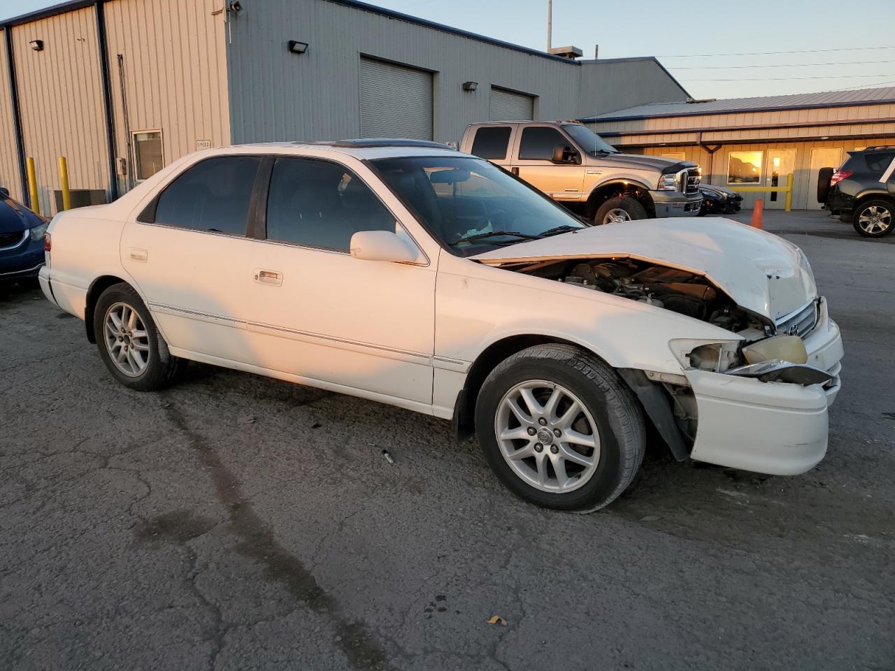2000 Toyota Camry VIN 4T1BF28KXYU936829 Copart auction photo, front end damage thumbnail 4