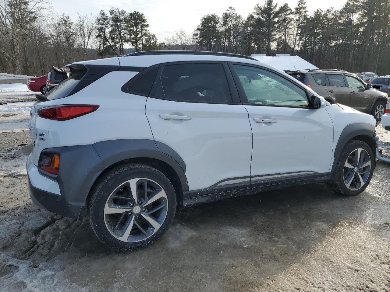 2018 Hyundai Kona VIN KM8K3CA59JU168320 Copart auction photo, front end / side damage thumbnail 3