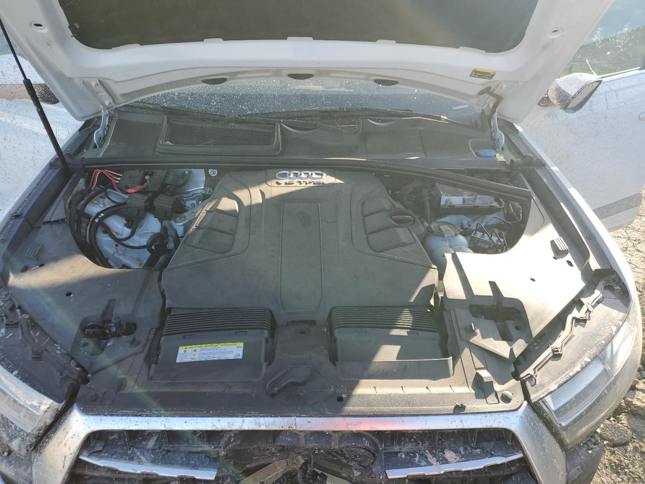 2018 Audi Q7 VIN WA1VAAF73JD023063 Copart auction photo, front end damage thumbnail 14