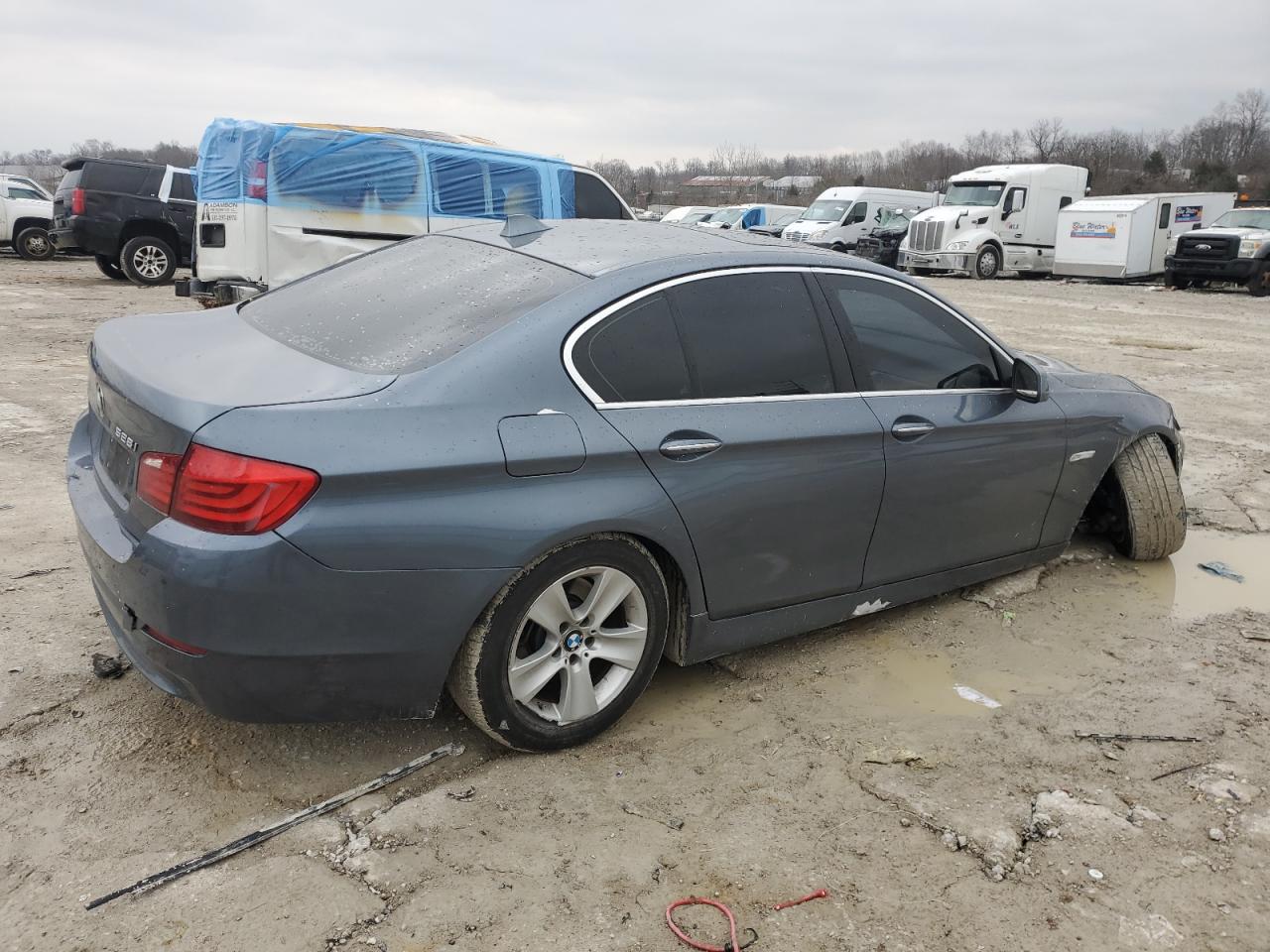 2013 BMW 5er VIN WBAXG5C57DD233707 Copart auction photo, front end / rear end damage thumbnail 3