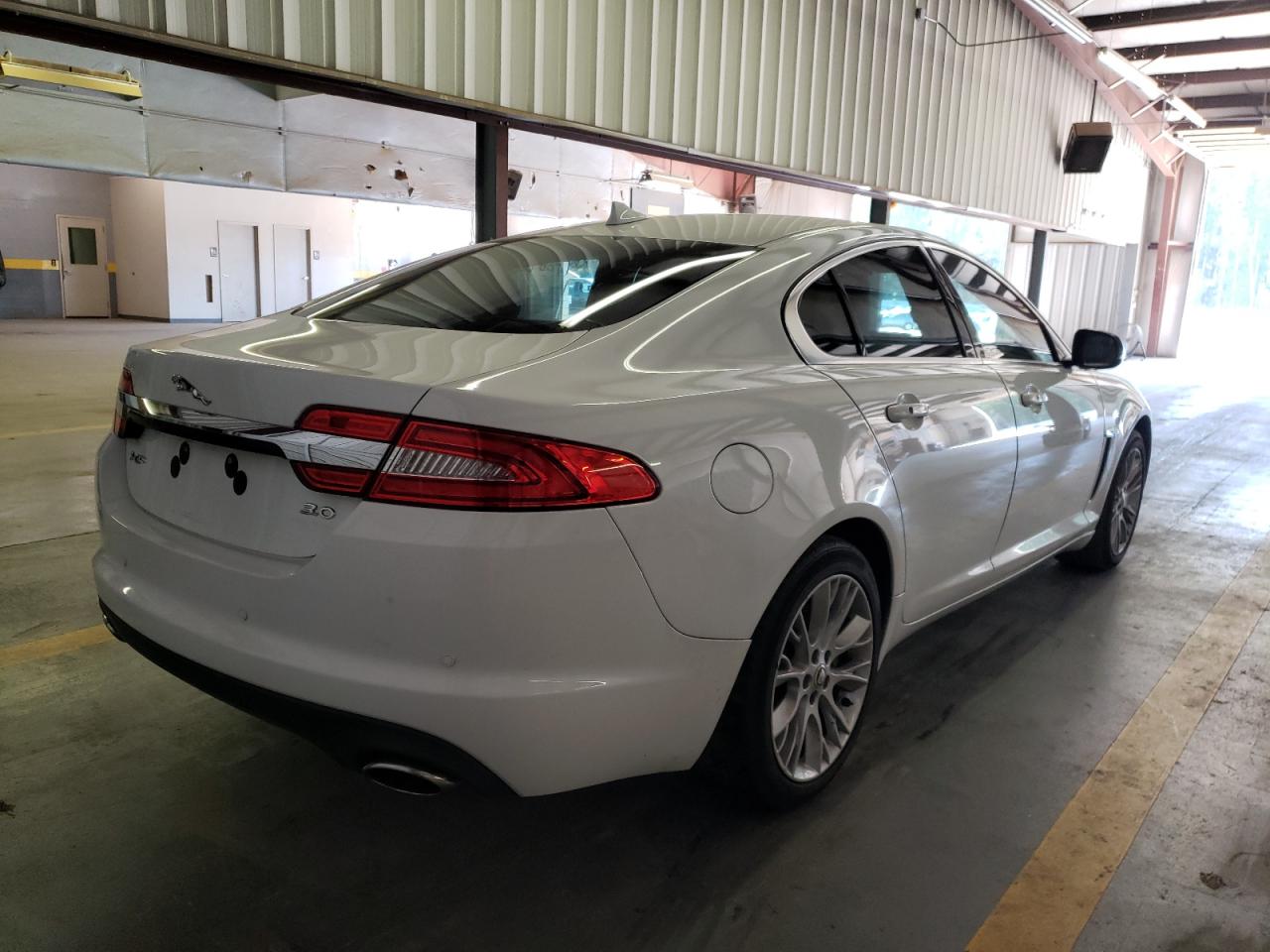 2013 Jaguar XF VIN SAJWA0E72D8S91025 Copart auction photo, front end / minor dent/scratches damage thumbnail 4
