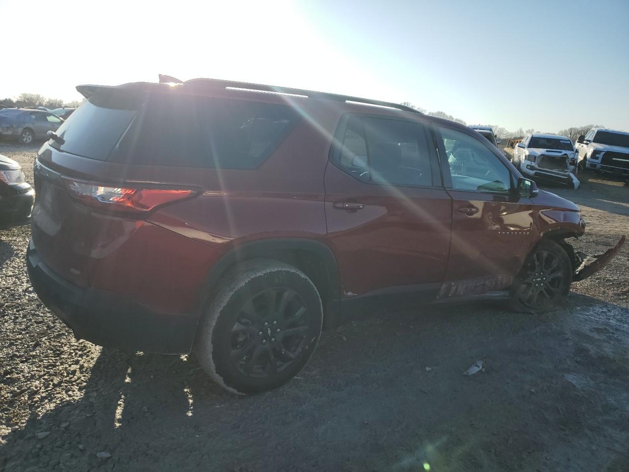 2019 Chevrolet Traverse VIN 1GNEVJKW7KJ210470 Copart auction photo, front end / side damage thumbnail 3