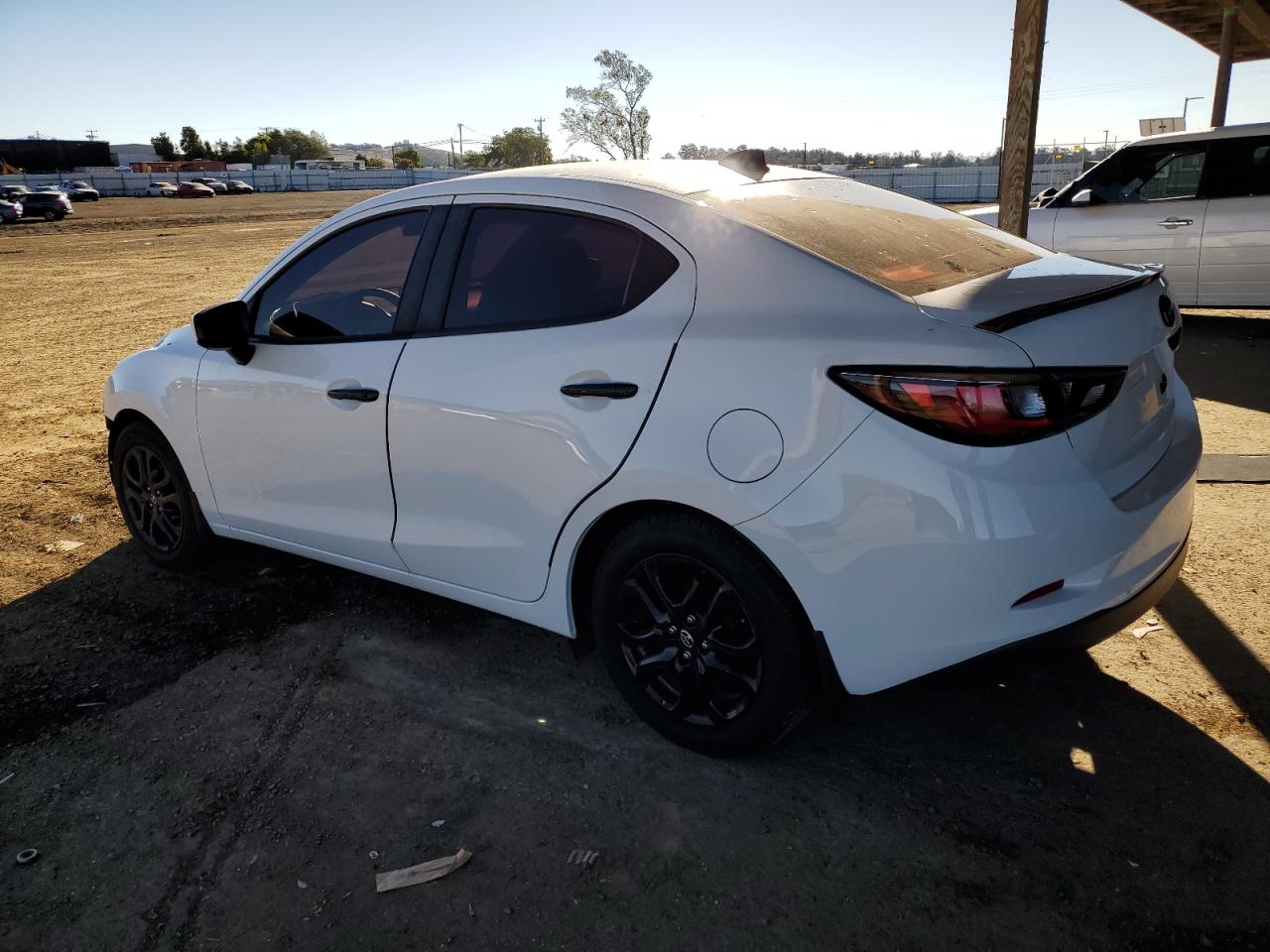 2017 Toyota Yaris VIN 3MYDLBYV0HY161603 Copart auction photo, front end damage thumbnail 2