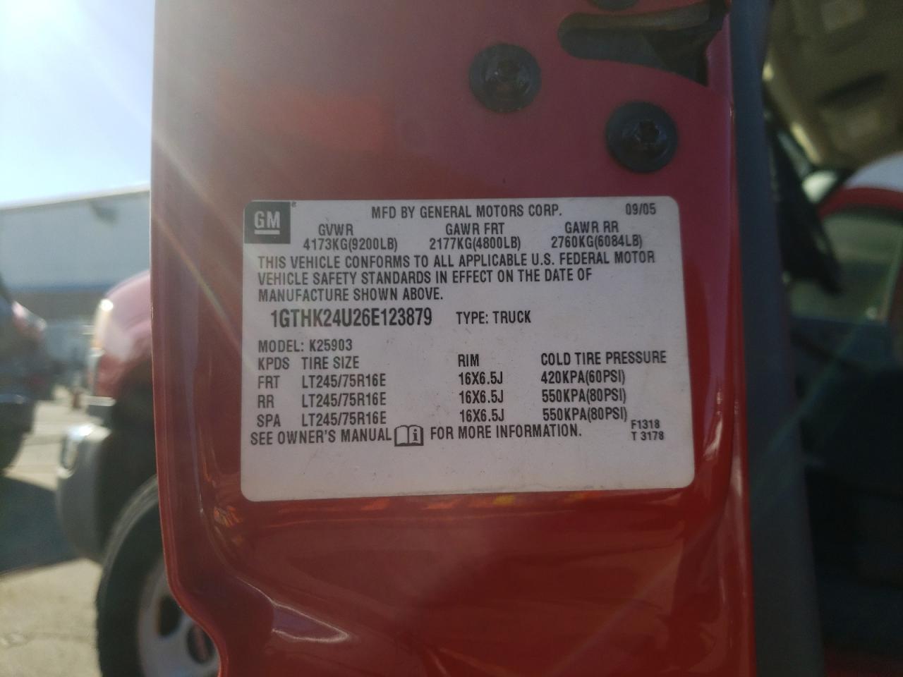 2006 GMC Sierra VIN 1GTHK24U26E123879 Copart auction photo, vandalism damage thumbnail 12