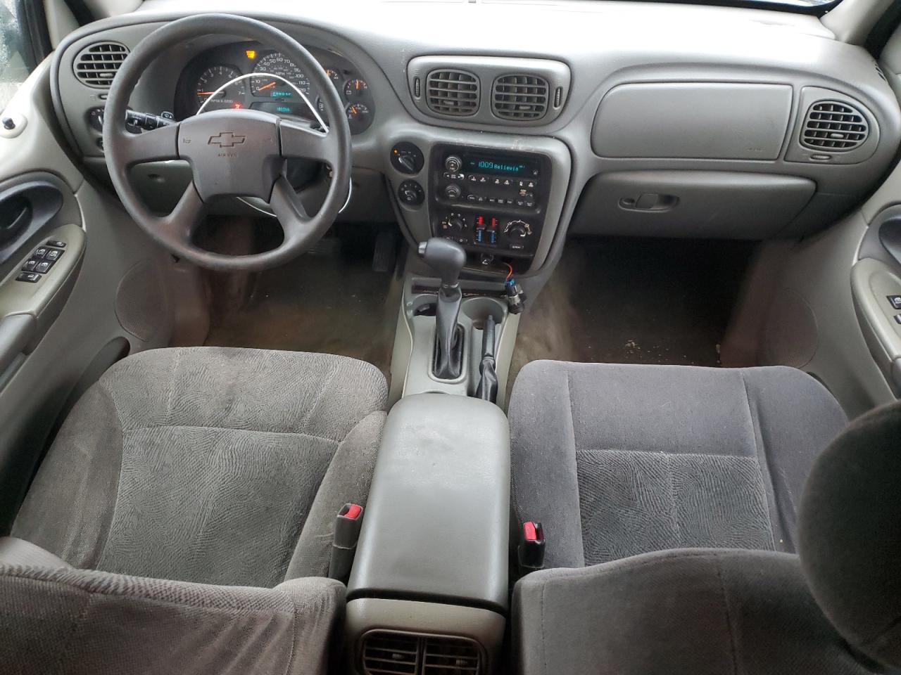 2004 Chevrolet TrailBlazer VIN 1GNDT13S242156781 Copart auction photo, front end damage thumbnail 8