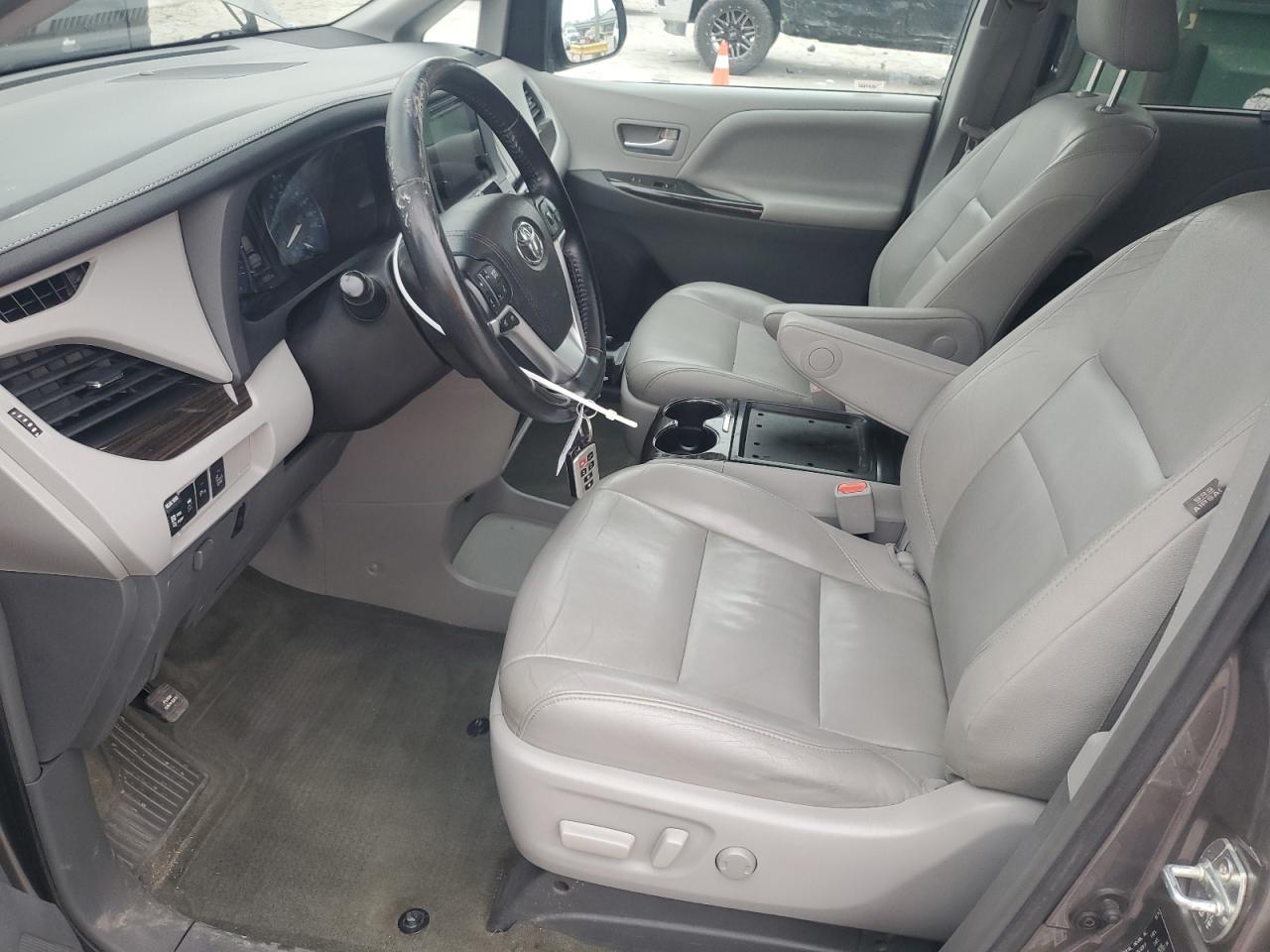 2015 Toyota Sienna VIN 5TDYK3DC9FS546742 Copart auction photo, rear end damage thumbnail 7