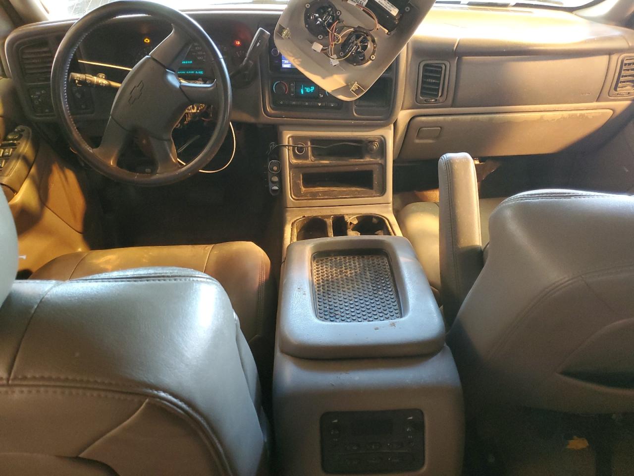 2003 Chevrolet Tahoe VIN 1GNEC13Z83R126529 Copart auction photo, rollover / all over damage thumbnail 8