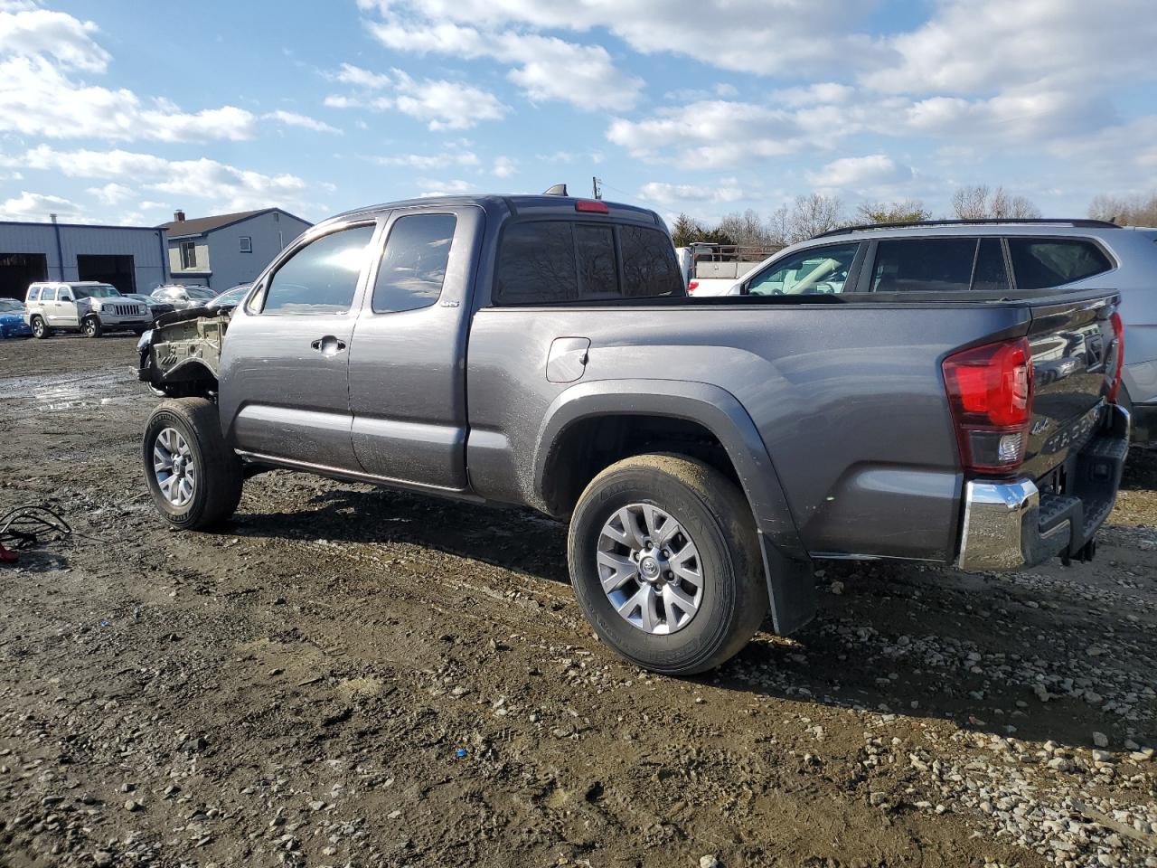 2018 Toyota Tacoma VIN 5TFSZ5AN9JX151076 Copart auction photo, front end / minor dent/scratches damage thumbnail 2