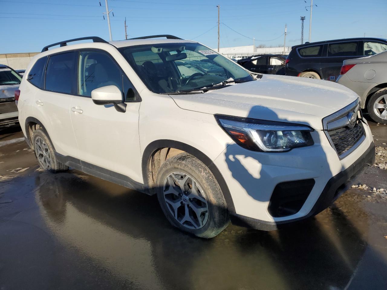 2019 Subaru Forester VIN JF2SKAGCXKH505865 Copart auction photo, front end / minor dent/scratches damage thumbnail 4