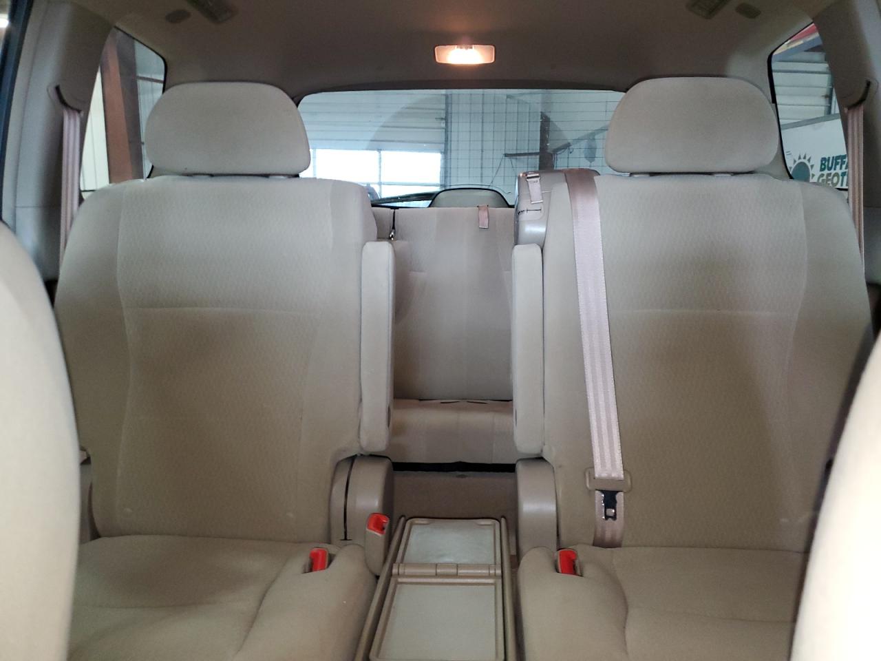 2010 Toyota Highlander VIN 5TDBK3EH9AS028333 Copart auction photo, side damage thumbnail 10
