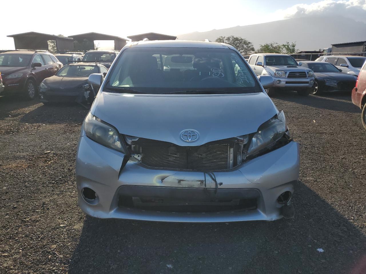 2014 Toyota Sienna VIN 5TDXK3DC8ES472952 Copart auction photo, front end damage thumbnail 5