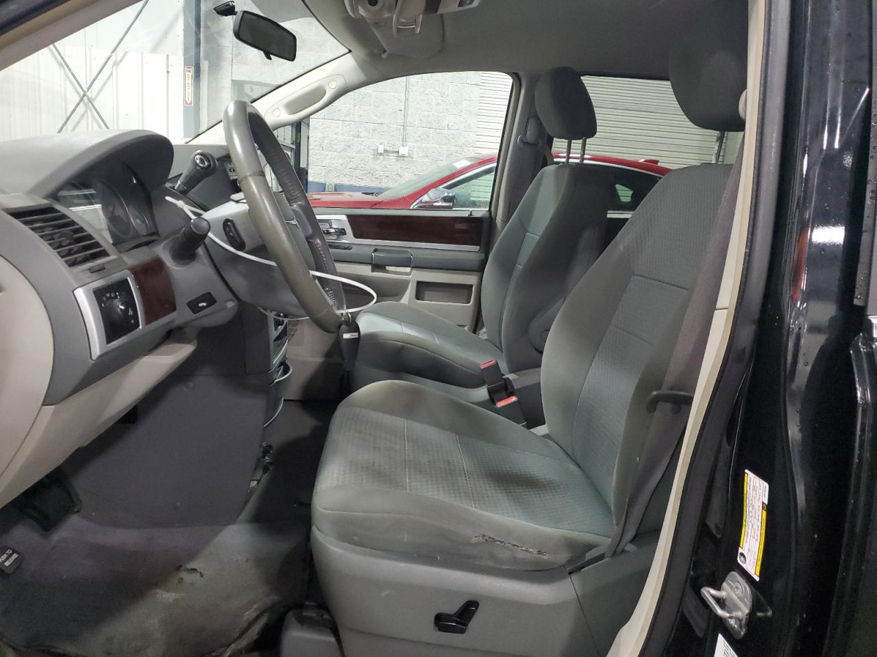2010 Chrysler Town & Country VIN 2A4RR5D1XAR176486 Copart auction photo, front end / side damage thumbnail 7