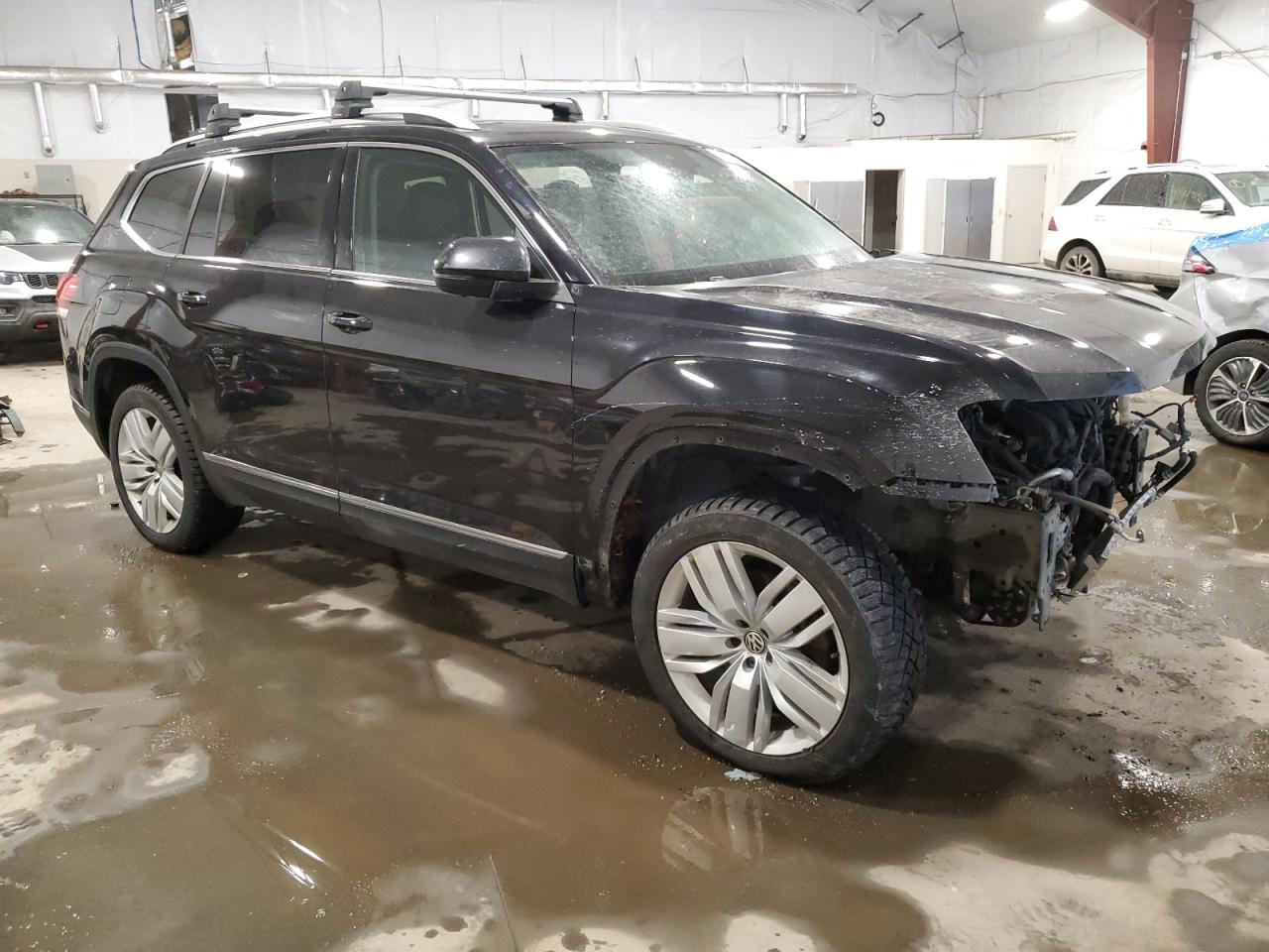 2018 Volkswagen Atlas VIN 1V2NR2CA1JC581311 Copart auction photo, front end / side damage thumbnail 4
