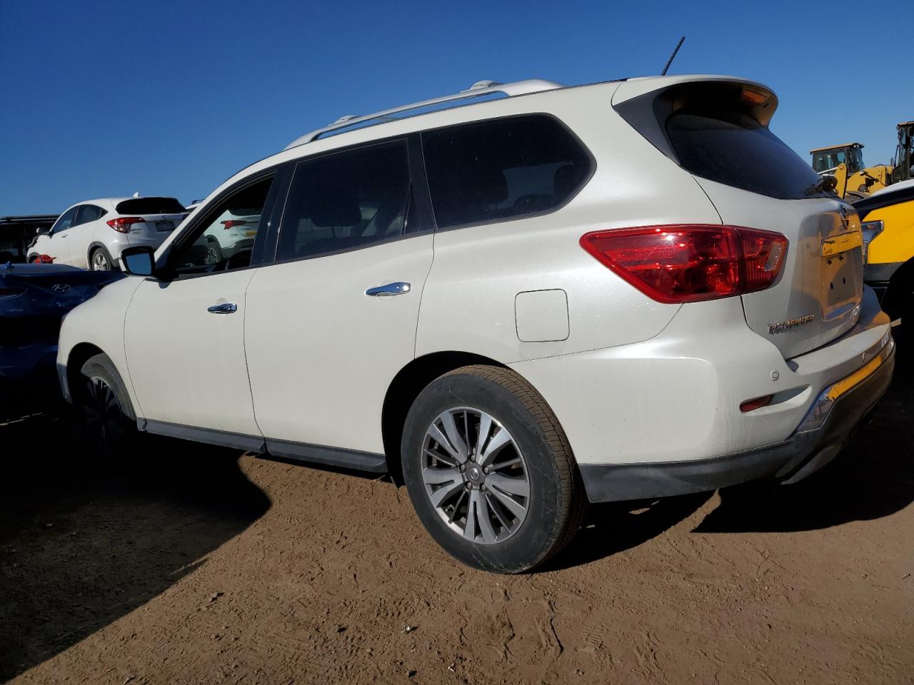 2017 Nissan Pathfinder VIN 5N1DR2MM5HC686381 Copart auction photo, hail damage thumbnail 2