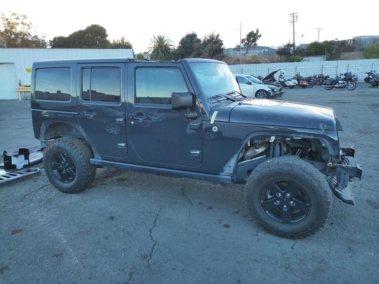 2017 Jeep Wrangler VIN 1C4BJWDG1HL703794 Copart auction photo, rear end / front end damage thumbnail 4
