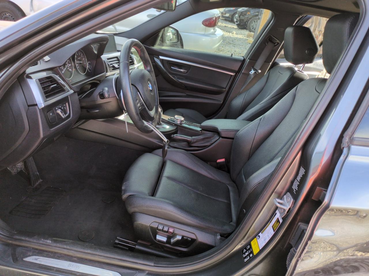 2016 BMW 3er VIN WBA8E3G52GNU38424 Copart auction photo, side / rear end damage thumbnail 7