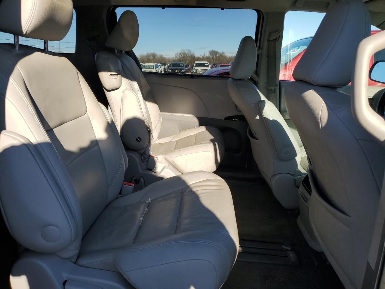 2017 Toyota Sienna VIN 5TDYZ3DC1HS838299 Copart auction photo, front end / all over damage thumbnail 11