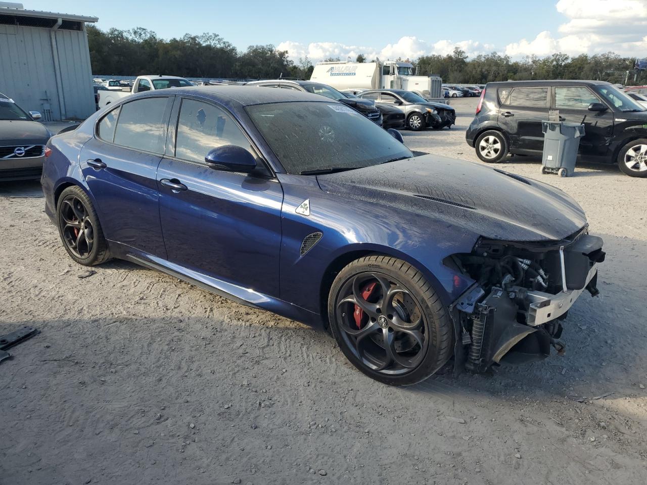 2017 Alfa Romeo Giulia VIN ZARFAEAV8H7520339 Copart auction photo, front end damage thumbnail 4
