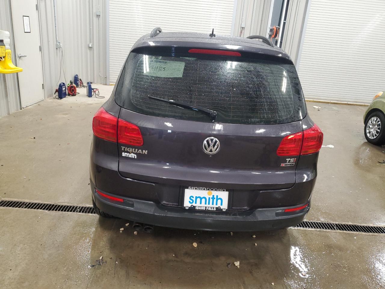 2016 Volkswagen Tiguan VIN WVGBV7AX8GW534686 Copart auction photo, front end damage thumbnail 6
