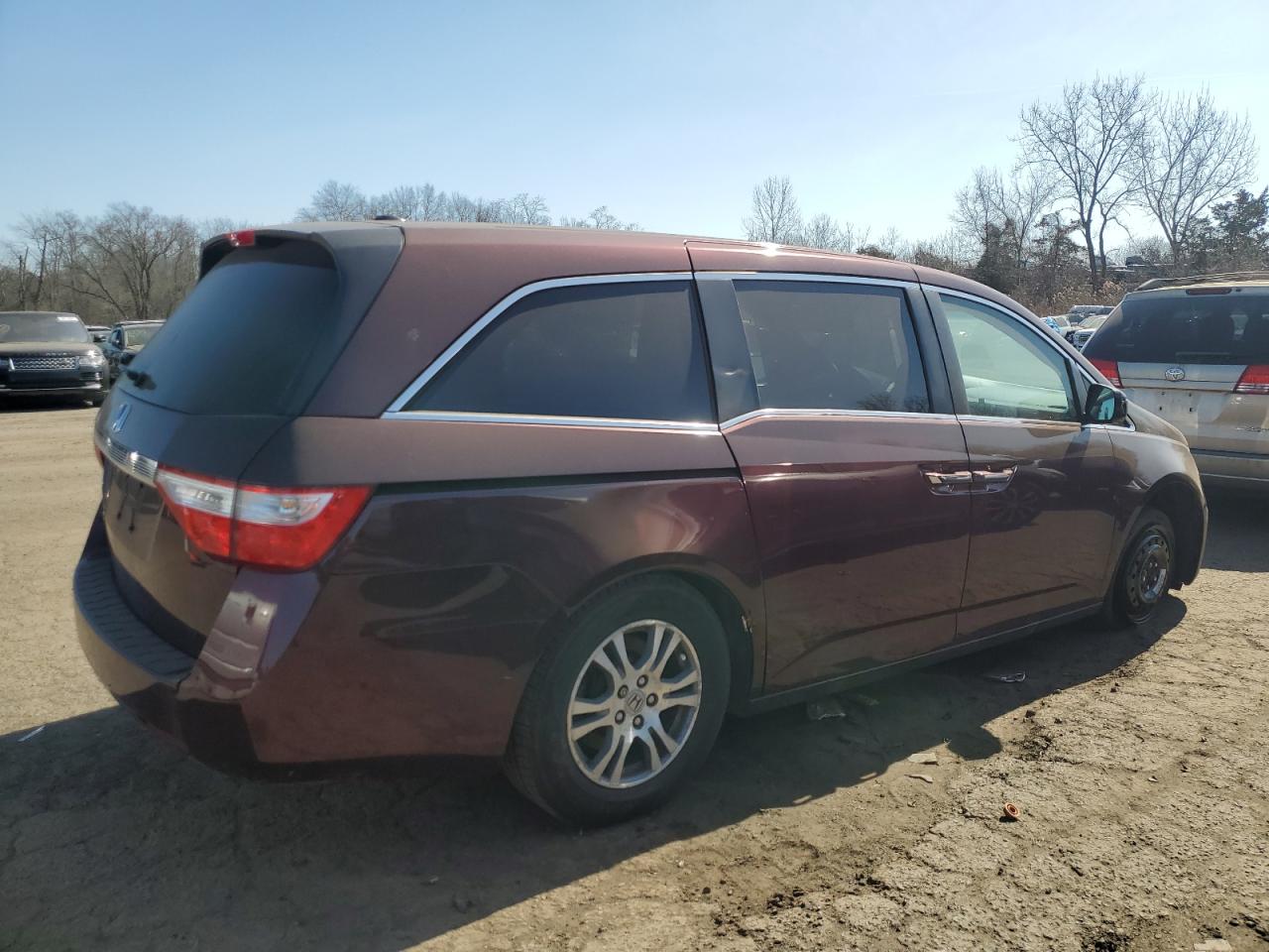 2013 Honda Odyssey VIN 5FNRL5H63DB006855 Copart auction photo, side / minor dent/scratches damage thumbnail 3