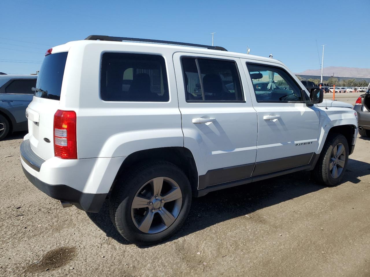 2016 Jeep Liberty (Patriot) VIN 1C4NJRBBXGD695158 Copart auction photo, front end damage thumbnail 3