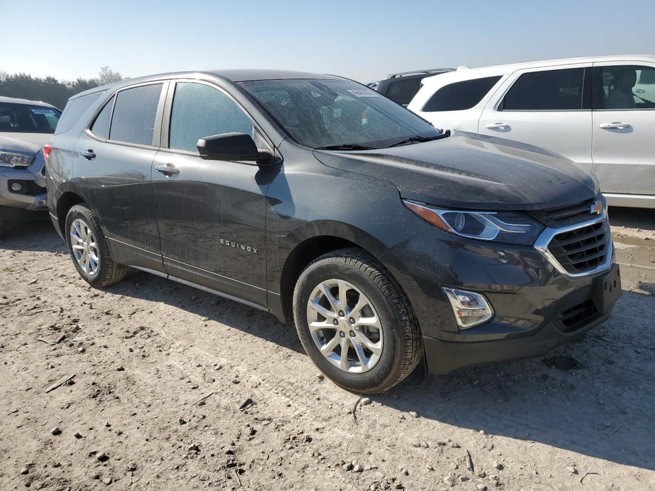 2021 Chevrolet Equinox VIN 2GNAXSEV4M6152951 Copart auction photo, front end / side damage thumbnail 4
