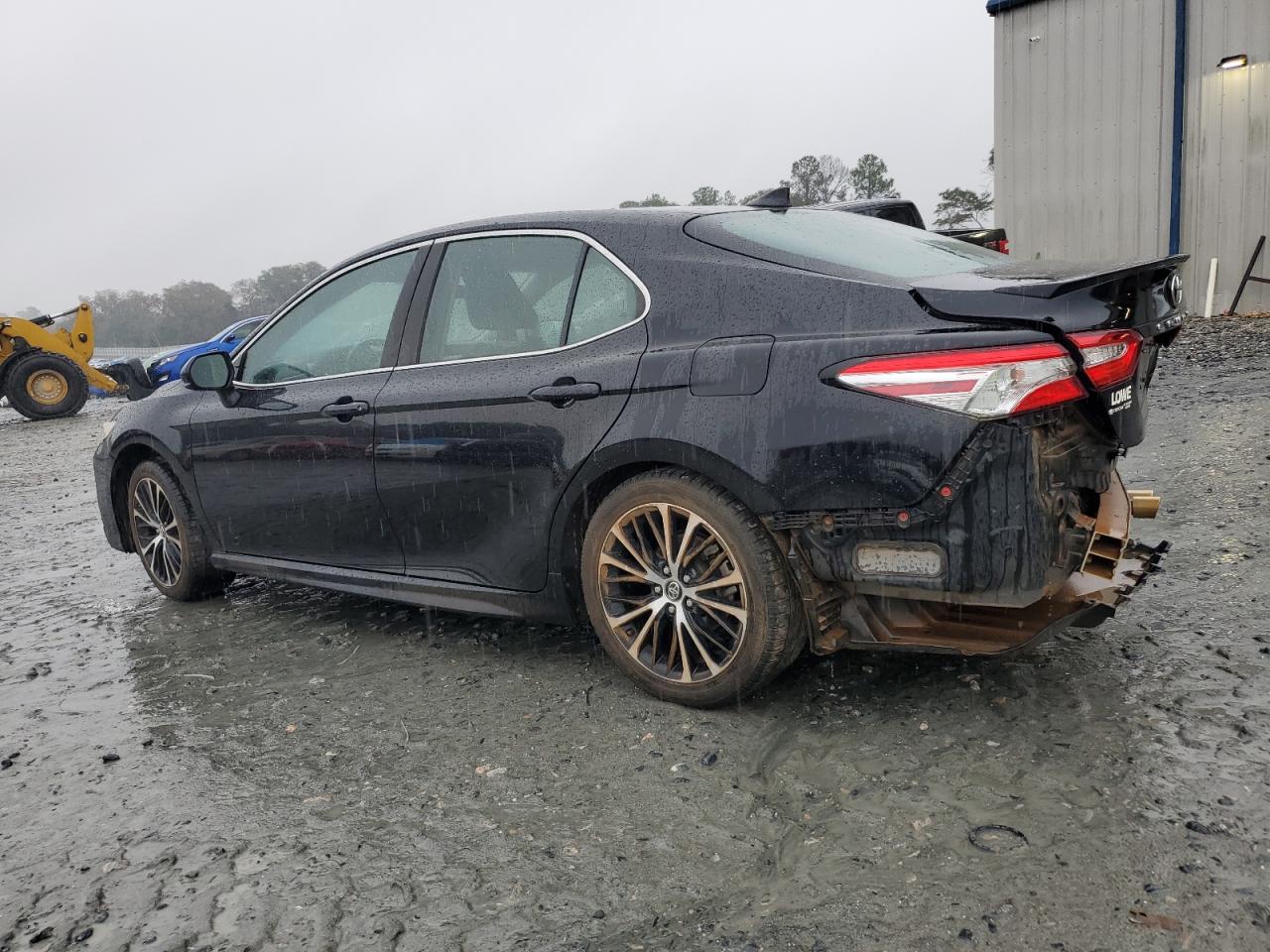 2020 Toyota Camry VIN 4T1G11AKXLU926240 Copart auction photo, rear end damage thumbnail 2