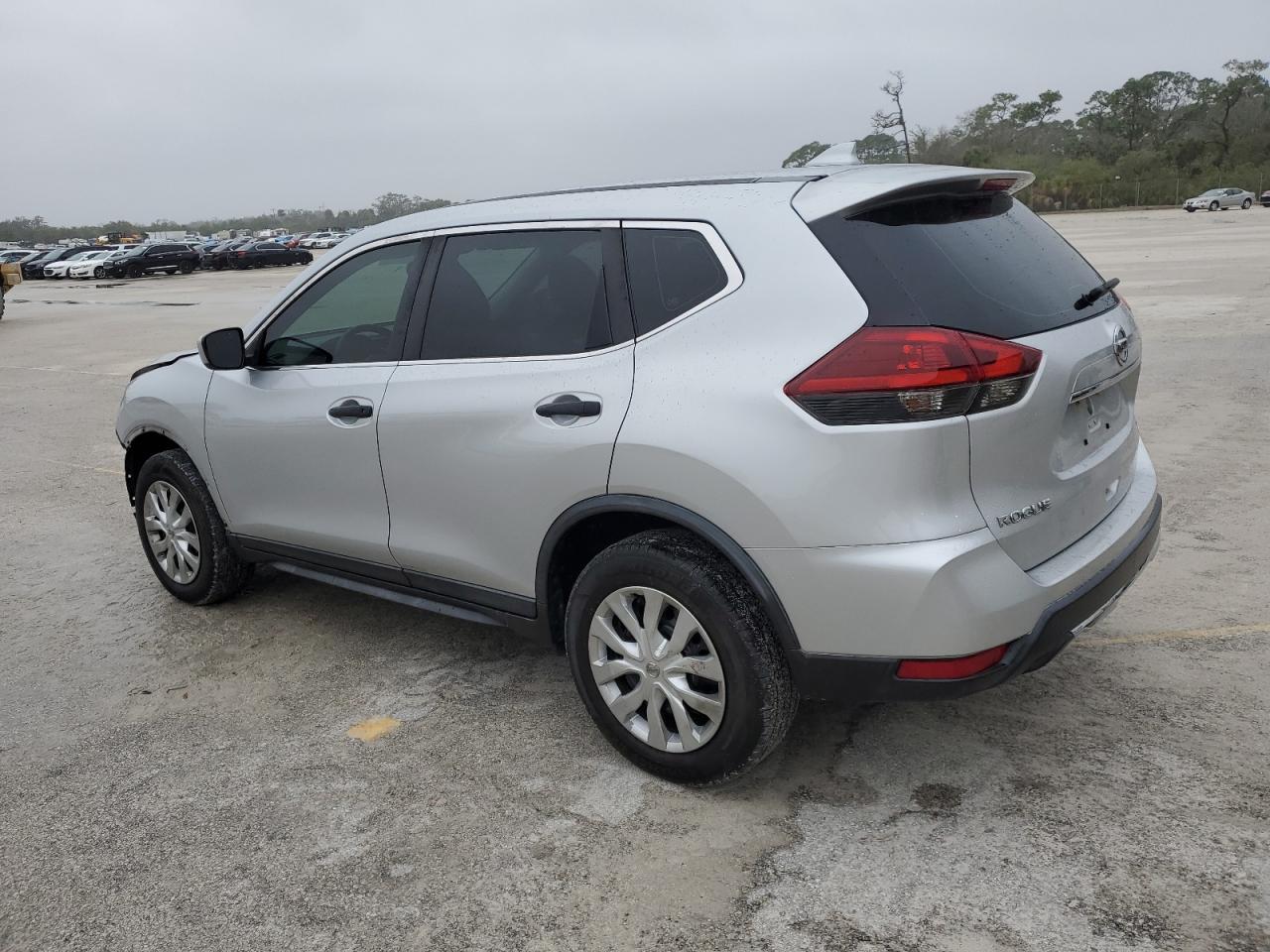 2018 Nissan Rogue VIN KNMAT2MV3JP522739 Copart auction photo, front end / minor dent/scratches damage thumbnail 2