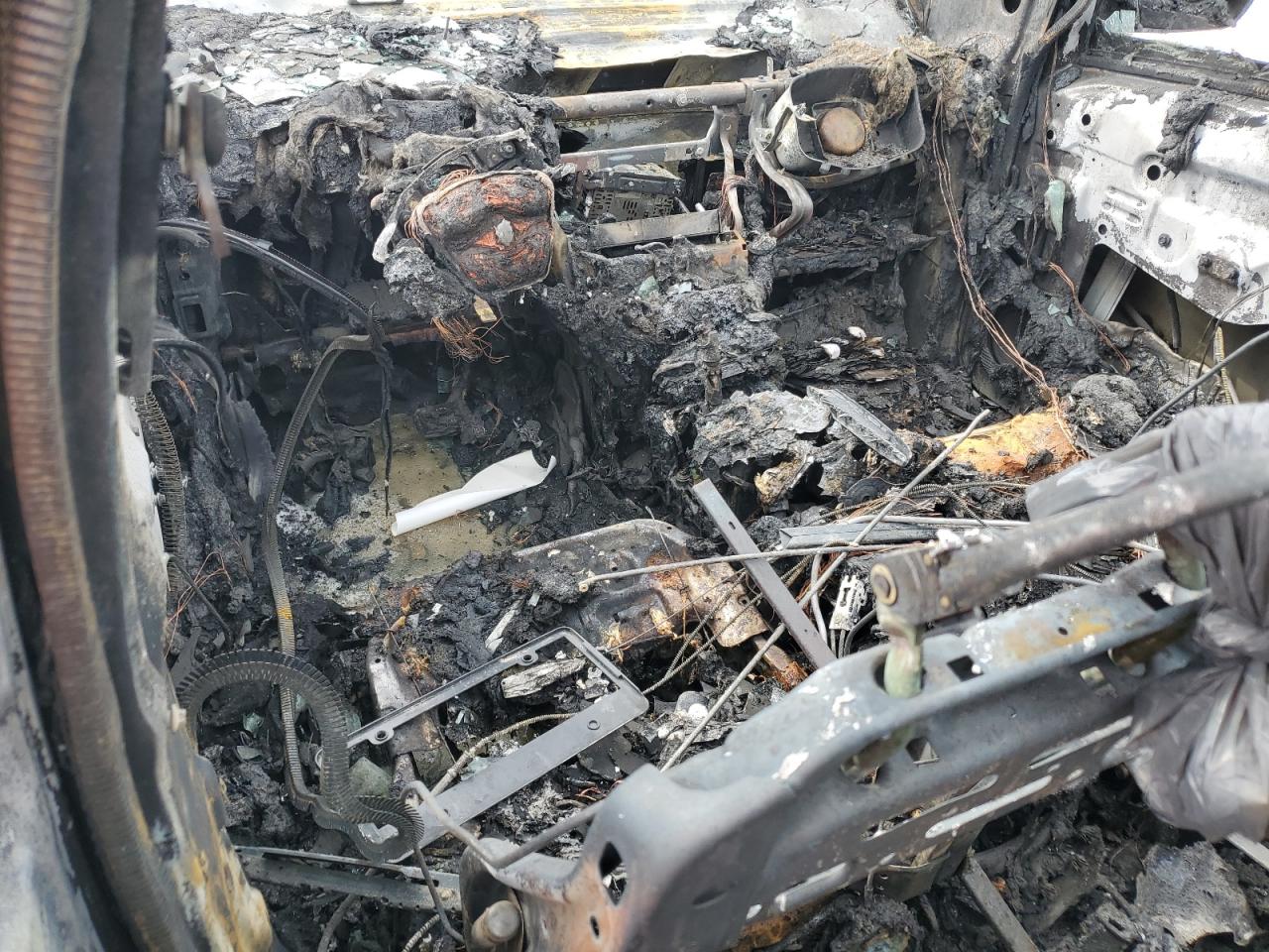 2017 Ford Escape VIN 1FMCU0G94HUA86015 Copart auction photo, burn damage thumbnail 8