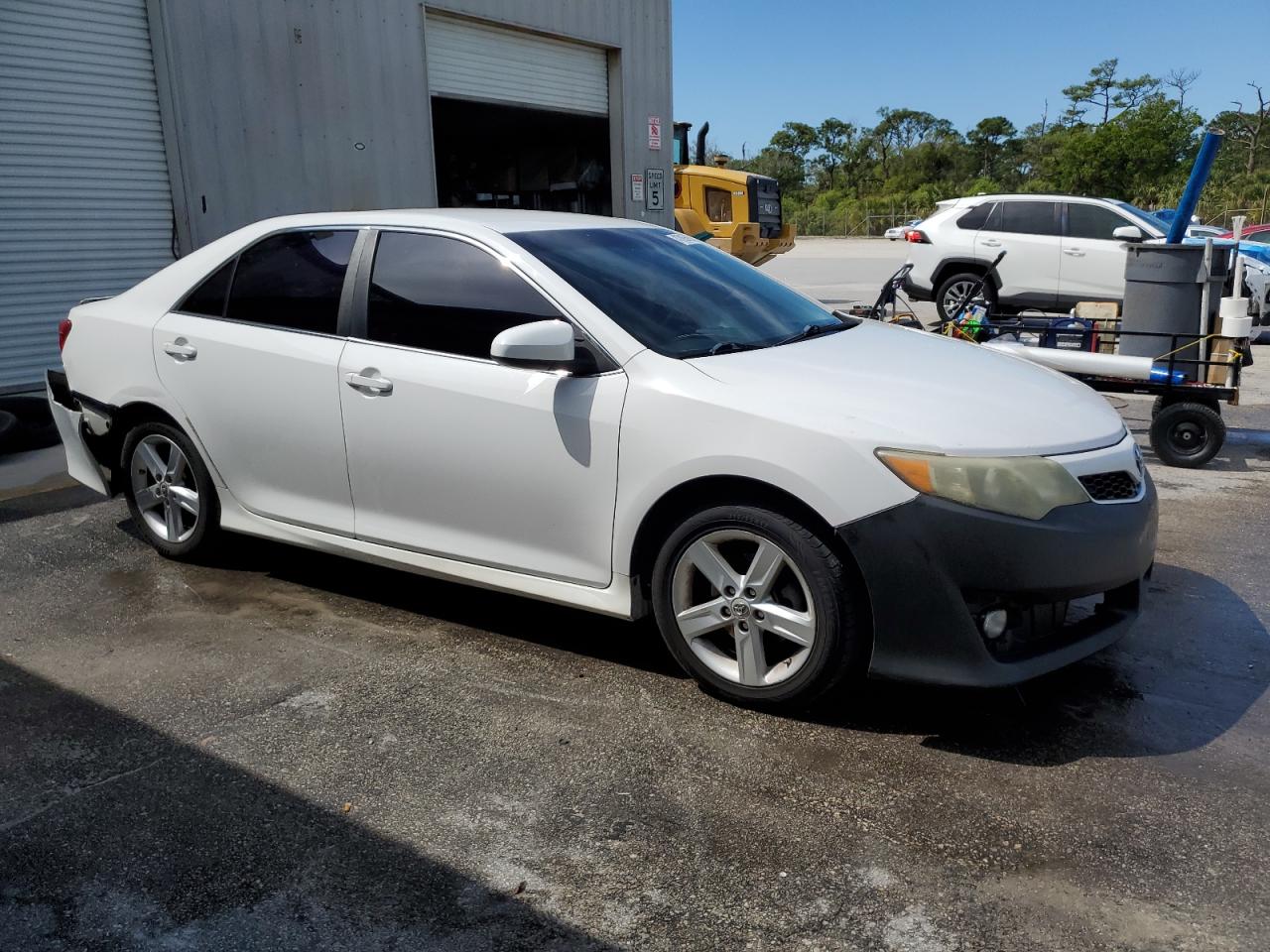 2013 Toyota Camry VIN 4T1BF1FK2DU231658 Copart auction photo, rear end / minor dent/scratches damage thumbnail 4