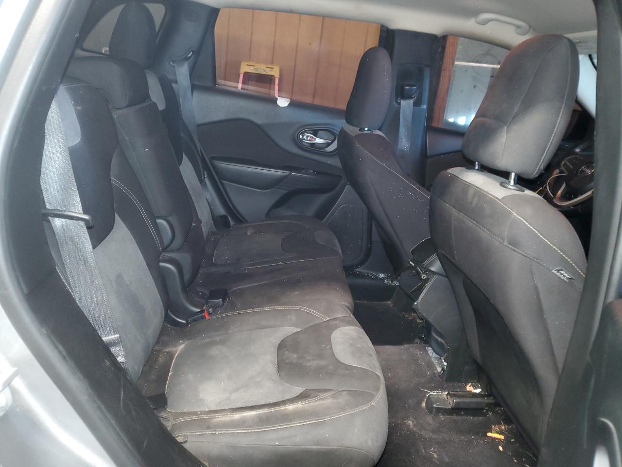 2017 Jeep Grand Cherokee VIN 1C4PJMAB7HW563669 Copart auction photo, undercarriage / minor dent/scratches damage thumbnail 11